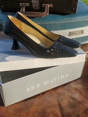 Vintage Ann Marino Black Leather Mid-Heel Pump with Perforated Toe